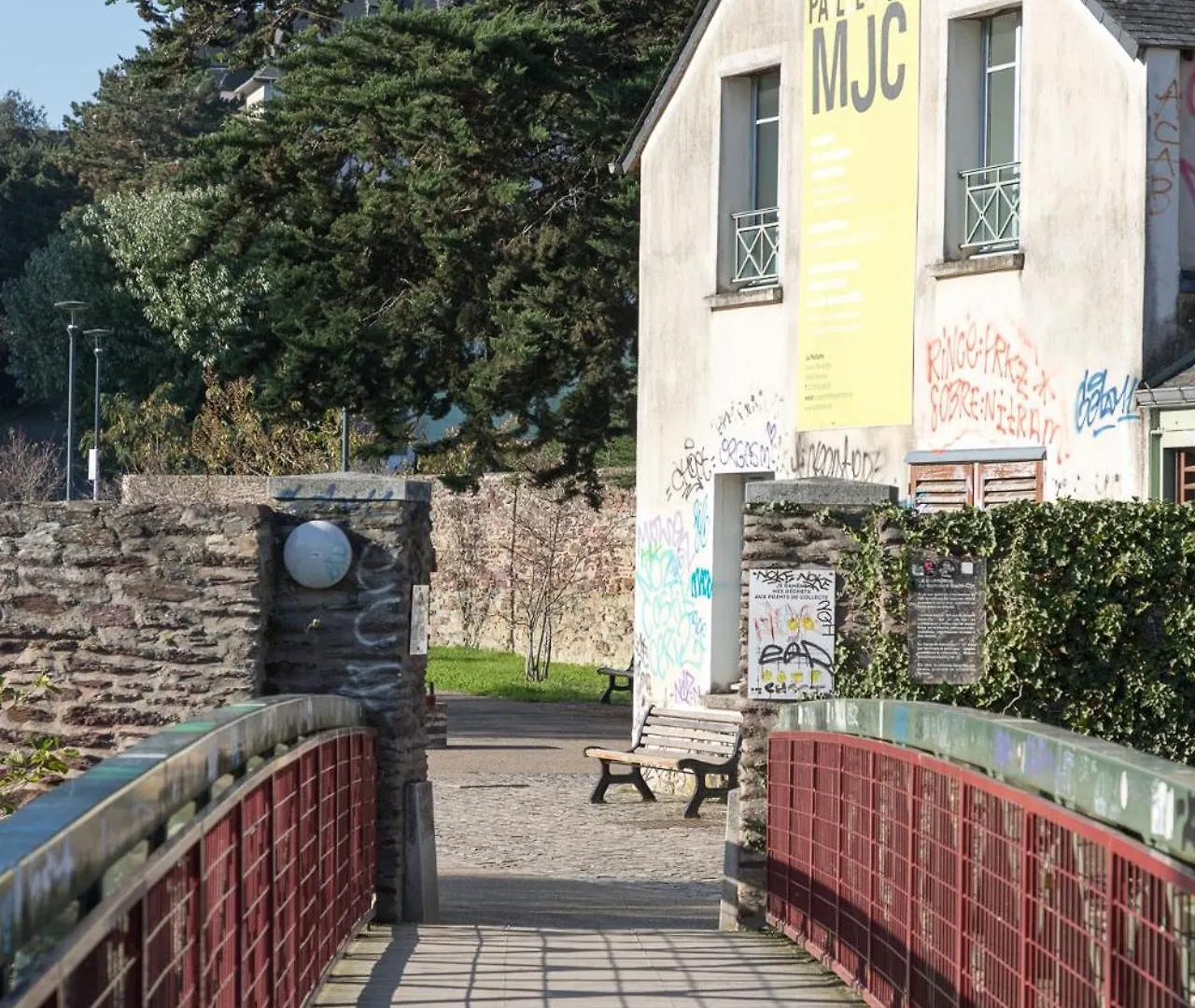 Au Vert Sur Parc Saint-Cyr Rennes 0*,